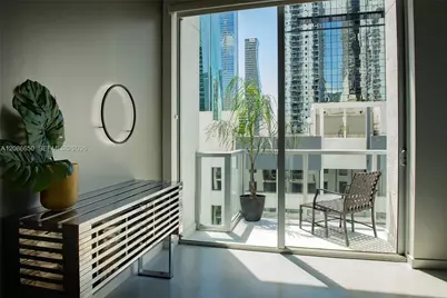 1060 Brickell Ave #1015, Miami, FL 33131 - Photo 21