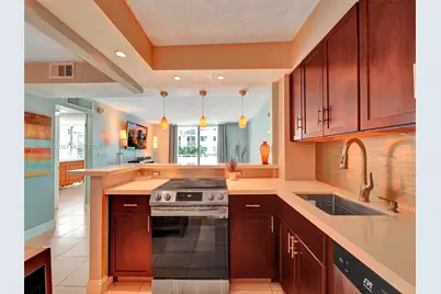 1658 Bay Rd #303, Miami Beach, FL 33139 - Photo 7