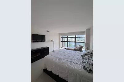 400 Leslie Dr #602, Hallandale Beach, FL 33009 - Photo 9