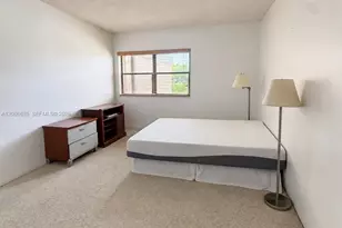 240 Lakeview Dr, Weston, FL 33326 - Photo 7