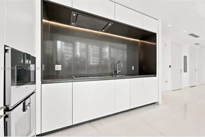 300 Biscayne Blvd Way #1106, Miami, FL 33131 - Photo 9