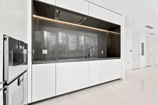 300 Biscayne Blvd Way, Miami, FL 33131 - Photo 9