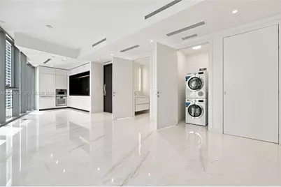 300 Biscayne Blvd Way #1106, Miami, FL 33131 - Photo 5