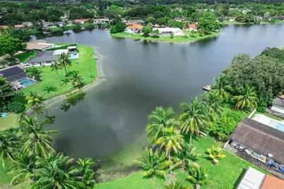 7111 Bamboo St, Miami Lakes, FL 33014 - Photo 33