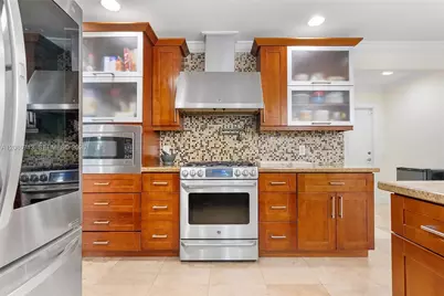 7111 Bamboo St, Miami Lakes, FL 33014 - Photo 17