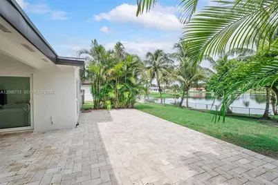 7111 Bamboo St, Miami Lakes, FL 33014 - Photo 27