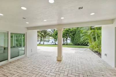 7111 Bamboo St, Miami Lakes, FL 33014 - Photo 3