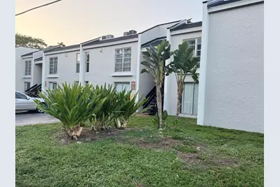 4527 Treehouse Ln #3B, Tamarac, FL 33319 - Photo 9