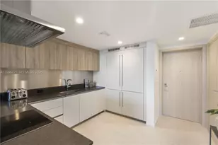 1000 Brickell Plaza, Miami, FL 33131 - Photo 7