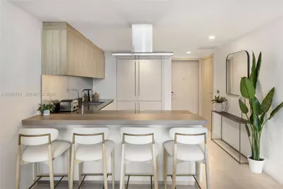 1000 Brickell Plaza #2704, Miami, FL 33131 - Photo 9