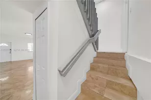 1035 SW 9th Ct, Miami, FL 33130 - Photo 11