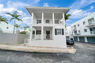 1035 SW 9th Ct, Miami, FL 33130 - Photo 1