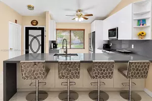 21034 Chinaberry Dr, Boca Raton, FL 33428 - Photo 5