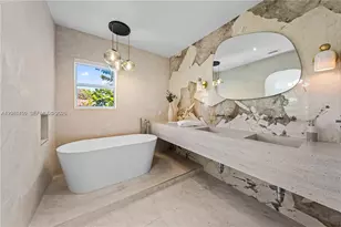 178 NE 45th St, Miami, FL 33137 - Photo 37