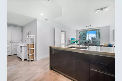 1080 Brickell Ave #1403, Miami, FL 33131 - Photo 11