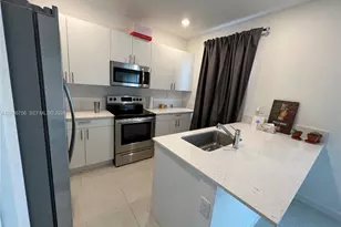 2634 SE 10th St, Homestead, FL 33035 - Photo 3