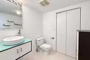 16699 Collins Ave, Sunny Isles Beach, FL 33160 - Photo 17