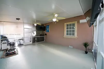 358 E 45th St, Hialeah, FL 33013 - Photo 23
