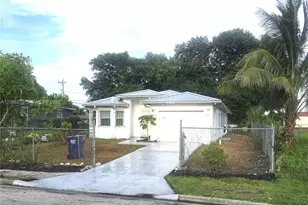 110 NW 9th Ave, South Bay, FL 33493 - Photo 1