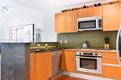 1060 Brickell Ave #3515, Miami, FL 33131 - Photo 9