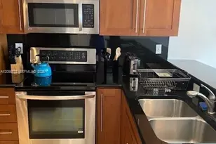 555 NE 15th St, Miami, FL 33132 - Photo 11