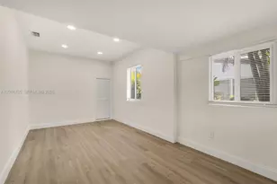1514 NE 176th St, North Miami Beach, FL 33162 - Photo 9