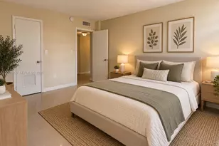 8850 Fontainebleau Blvd, Miami, FL 33172 - Photo 11