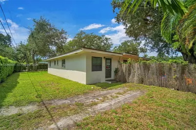 2395 NE 184th Ter, North Miami Beach, FL 33160 - Photo 31