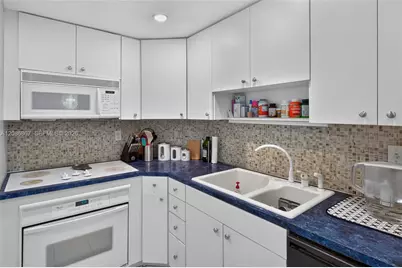 500 Bayview Dr #1420, Sunny Isles Beach, FL 33160 - Photo 9