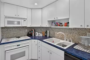 500 Bayview Dr, Sunny Isles Beach, FL 33160 - Photo 9