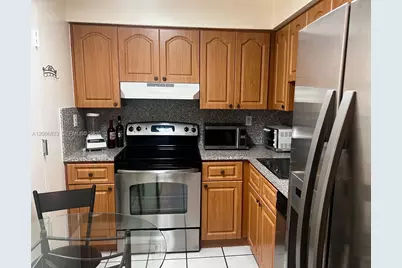17800 Atlantic Blvd #204, Sunny Isles Beach, FL 33160 - Photo 17