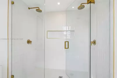 90 NE 32nd St #701, Miami, FL 33137 - Photo 17