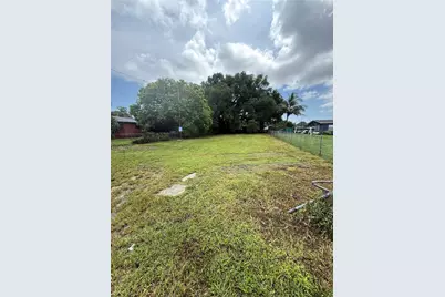 2754 NW 49th St, Miami, FL 33142 - Photo 3