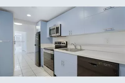 1340 Lincoln Rd #404, Miami Beach, FL 33139 - Photo 3