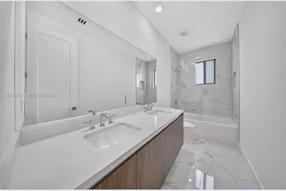 19638 NE 14th Ave #19638, Miami, FL 33179 - Photo 33