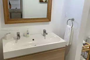 2375 NE 185th St, Miami, FL 33180 - Photo 15