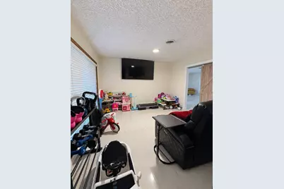 695 SW 65th Ave, Margate, FL 33068 - Photo 13