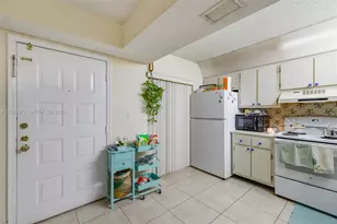 20005 NE 3rd Ct, Miami, FL 33179 - Photo 11
