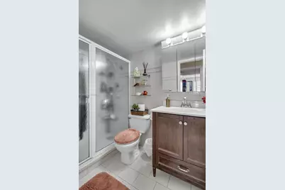 1300 W 53rd St #20, Hialeah, FL 33012 - Photo 15