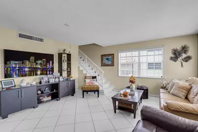 1300 W 53rd St #20, Hialeah, FL 33012 - Photo 5