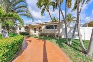 2475 NE 214th St, Aventura, FL 33180 - Photo 3