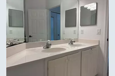 8671 NW 112th Ct, Doral, FL 33178 - Photo 29