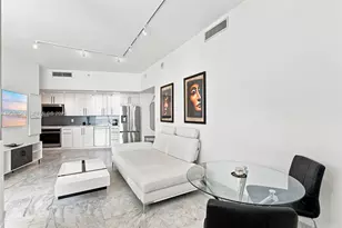 92 SW 3rd St, Miami, FL 33130 - Photo 3