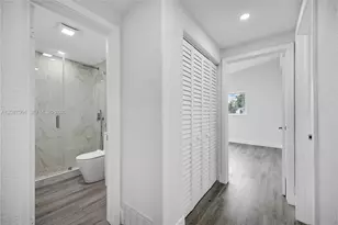 1018 NE 7th St, Hallandale Beach, FL 33009 - Photo 31