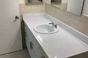 8245 Lake Dr, Doral, FL 33166 - Photo 27