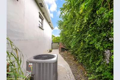 5440 E 7th Ave, Hialeah, FL 33013 - Photo 29