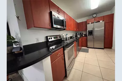 401 69th St #407, Miami Beach, FL 33141 - Photo 3