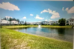 10464 NW 70th Ln, Doral, FL 33178 - Photo 3