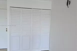 9310 Fontainebleau Blvd, Miami, FL 33172 - Photo 11