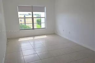 9310 Fontainebleau Blvd, Miami, FL 33172 - Photo 17